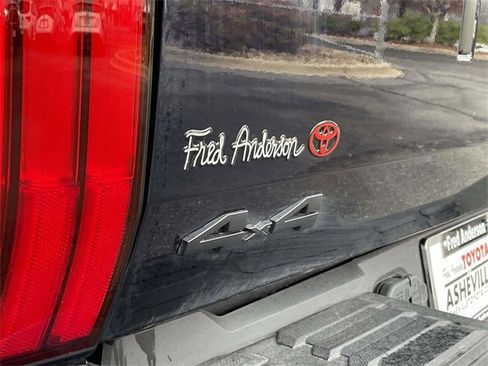 Used 2025 Toyota Tundra Limited image 12