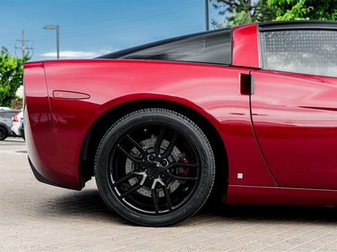 Used 2007 Chevrolet Corvette Coupe w/ Preferred Equipment Group RWD image 12