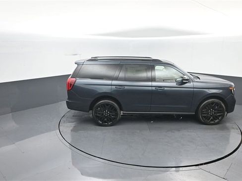 New 2026 Ford Expedition Platinum image 26