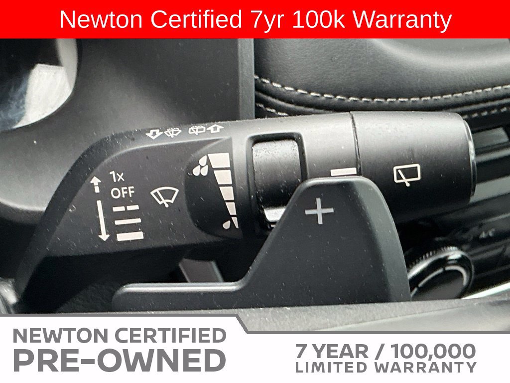 Used 2024 Nissan Rogue S AWD/4WD image 31