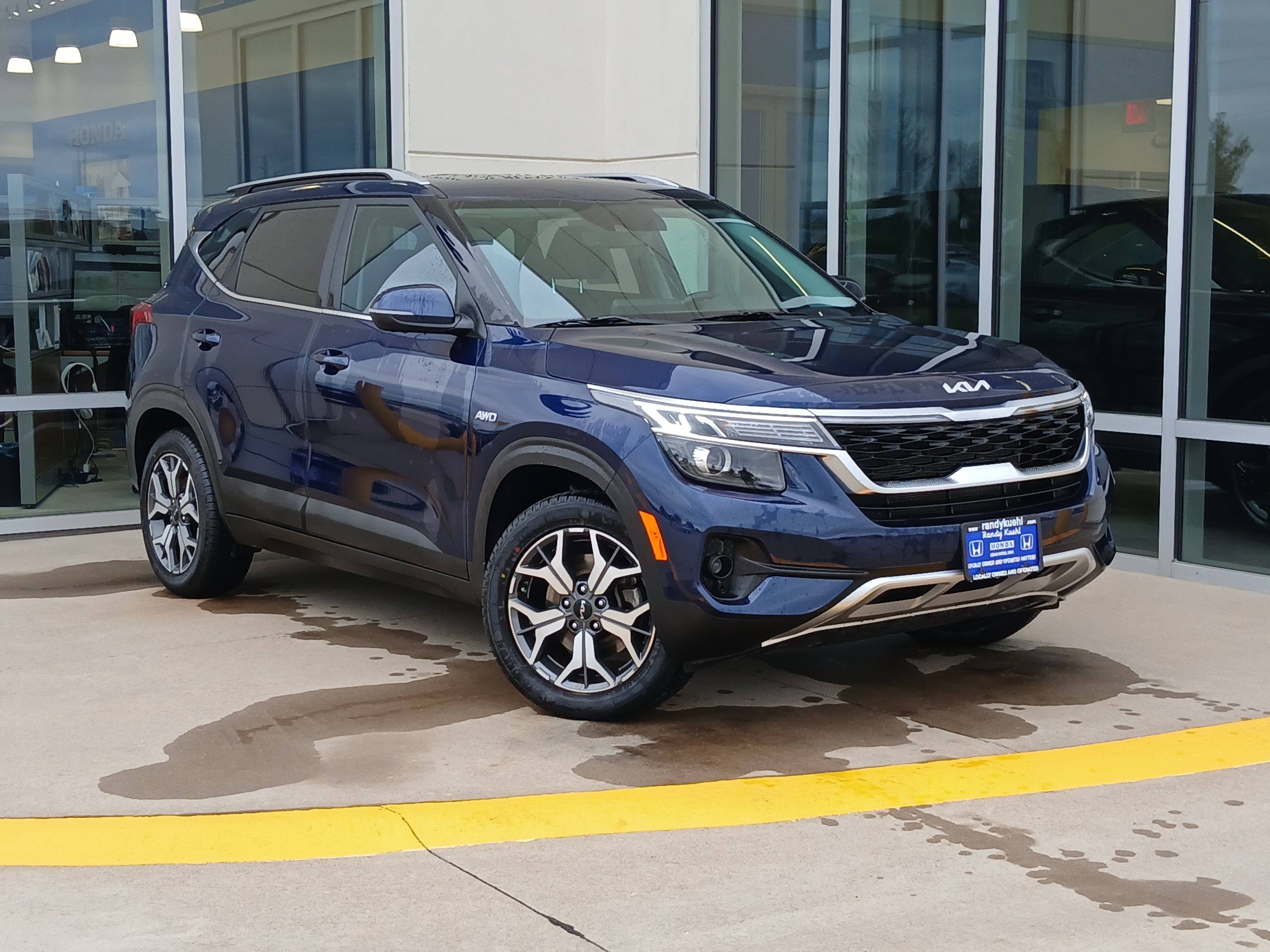 Used 2023 Kia Seltos EX AWD/4WD image 1