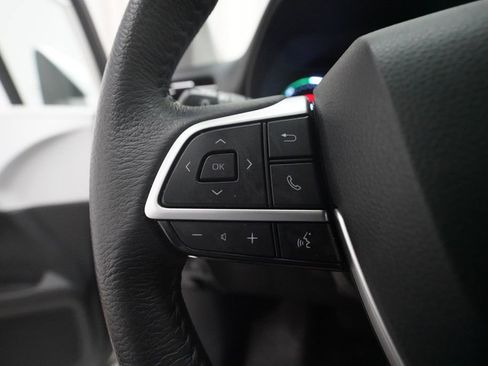 Used 2025 Toyota Sienna XLE FWD image 19