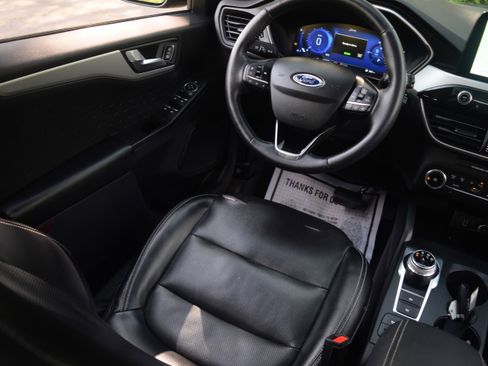 Used 2020 Ford Escape SE Sport FWD image 2