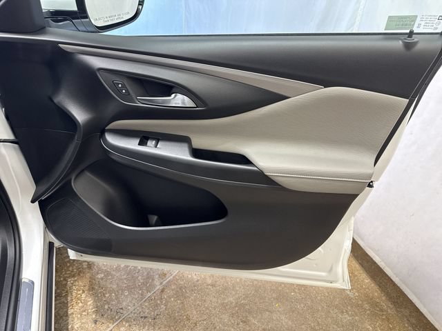 Certified 2025 Buick Envista Sport Touring FWD image 27