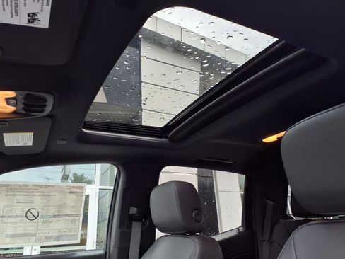 New 2025 GMC Canyon Elevation w/ Convenience Package image 9