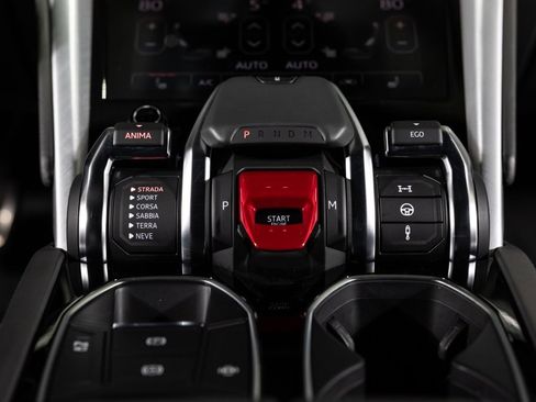 Used 2020 Lamborghini Urus image 14