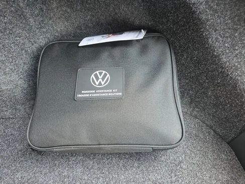 Used 2022 Volkswagen Jetta SE image 45