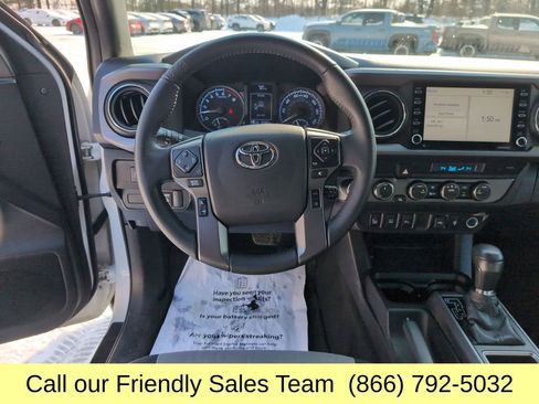 Used 2021 Toyota Tacoma TRD Off-Road w/ Technology Package image 17
