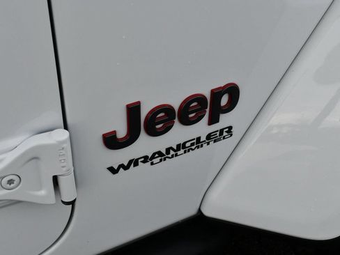 Used 2021 Jeep Wrangler Unlimited Rubicon w/ Steel Bumper Group AWD/4WD image 6
