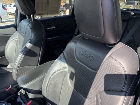 Used 2019 Jeep Cherokee Limited image 22