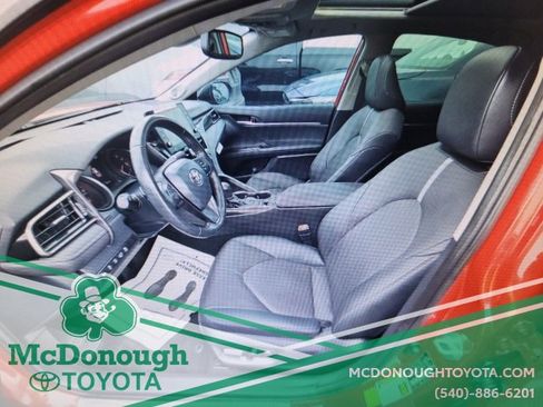 Used 2024 Toyota Camry XSE w/ Navigation Package image 9