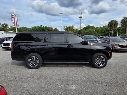 Used 2025 Chevrolet Suburban Z71 AWD/4WD image 2