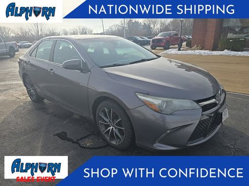 Used 2015 Toyota Camry XSE image 1