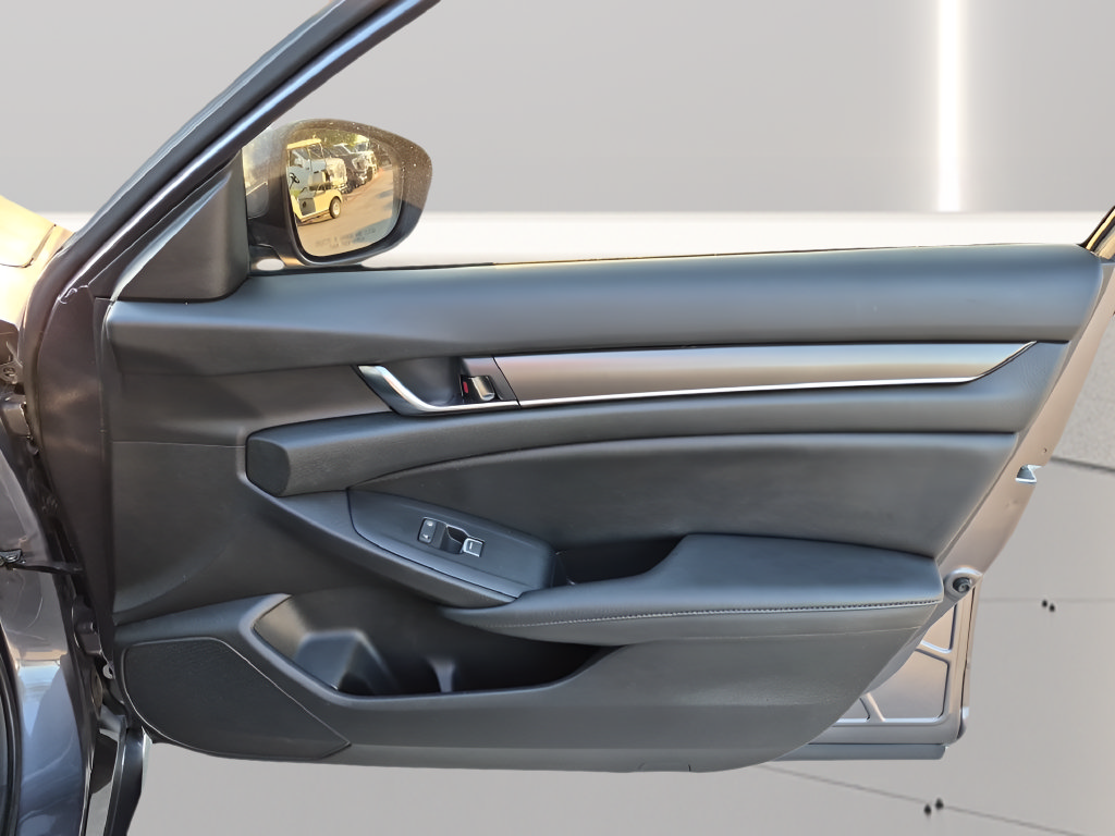 Used 2019 Honda Accord LX image 32