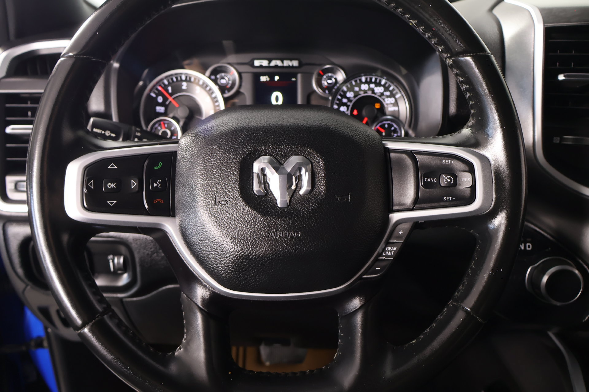 Used 2021 RAM 1500 2WD Crew Cab image 3