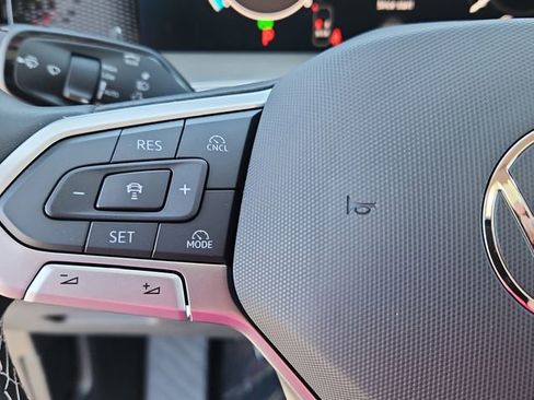 New 2026 Volkswagen Tiguan SE image 11