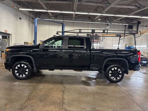 Used 2020 Chevrolet Silverado 2500 Custom image 3