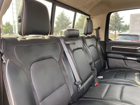 Used 2019 RAM 1500 Laramie AWD/4WD image 10