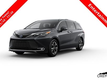 New 2025 Toyota Sienna Platinum