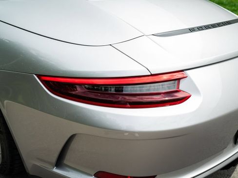 Used 2019 Porsche 911 Speedster RWD image 35