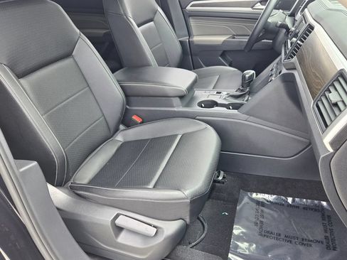 Certified 2023 Volkswagen Atlas SE FWD image 22