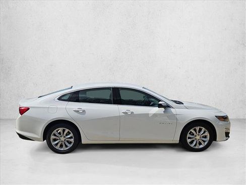Used 2025 Chevrolet Malibu LT FWD image 4