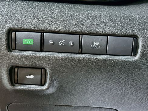 Used 2024 Nissan Sentra SV FWD image 10