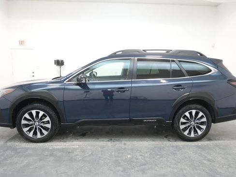 Used 2023 Subaru Outback Limited image 4
