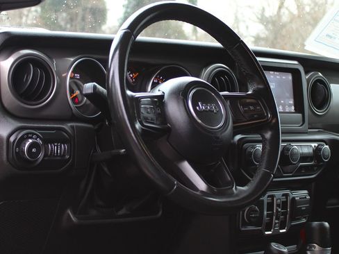 Used 2022 Jeep Wrangler Unlimited Sport image 18