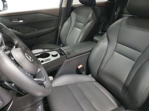 Used 2023 Nissan Rogue SV w/ SV Premium B Package image 15