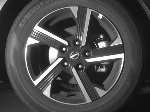 Used 2025 Nissan Sentra SV FWD image 13