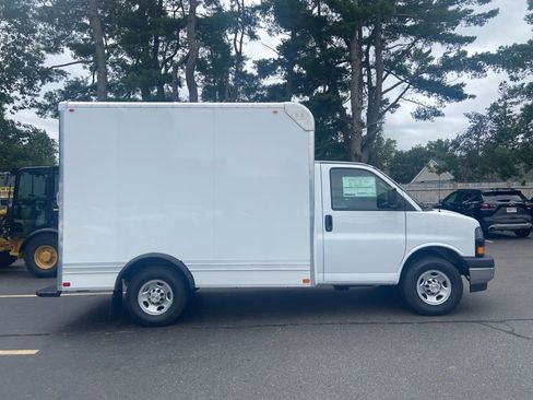 New 2025 Chevrolet Express 3500 w/ Power Convenience Package image 3