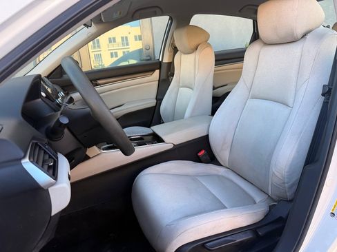 Used 2019 Honda Accord LX image 14