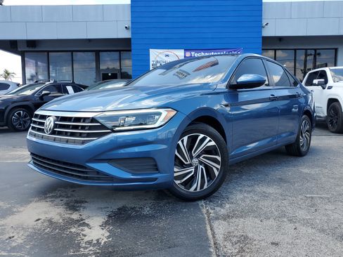 Used 2020 Volkswagen Jetta SEL image 3