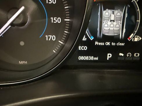 Used 2017 Jaguar XE RWD image 20