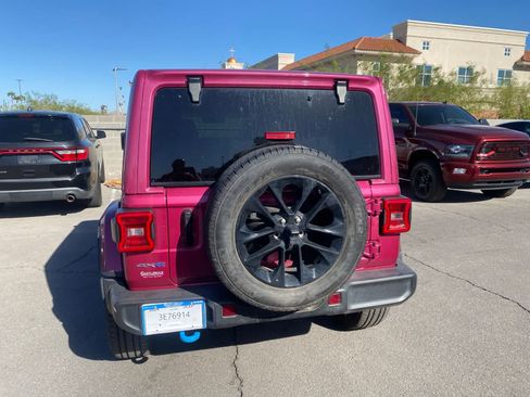 Used 2024 Jeep Wrangler Unlimited Sahara w/ Technology Group AWD/4WD image 7
