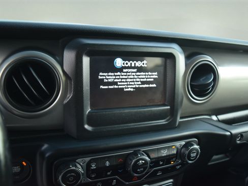 Used 2021 Jeep Gladiator Sport AWD/4WD image 11