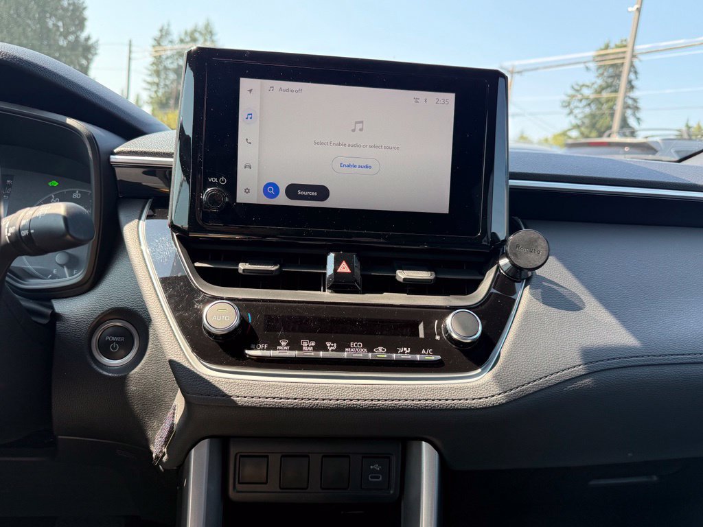 Used 2023 Toyota Corolla Cross AWD Hybrid w/ Moonroof Package image 24