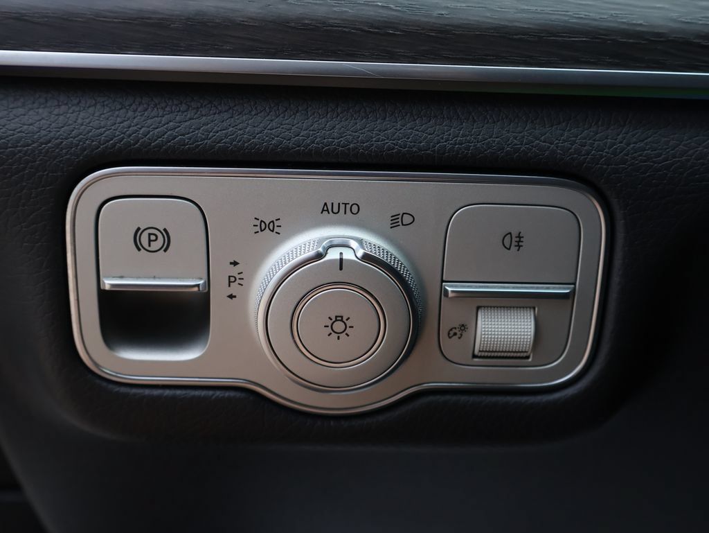 Used 2020 Mercedes-Benz GLE 450 4MATIC image 41