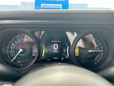 Used 2024 Jeep Wrangler Unlimited image 11