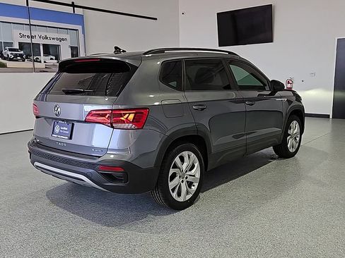 New 2026 Volkswagen Tiguan SE R-Line FWD image 9