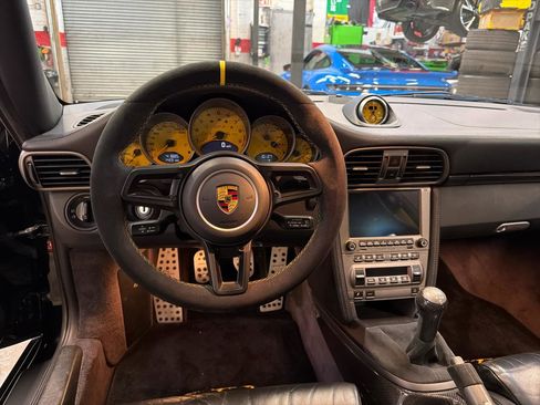 Used 2007 Porsche 911 GT3 RWD image 18