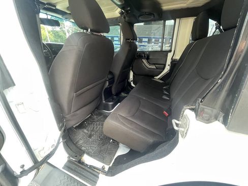 Used 2014 Jeep Wrangler Unlimited Sport w/ Quick Order Package 24S AWD/4WD image 17