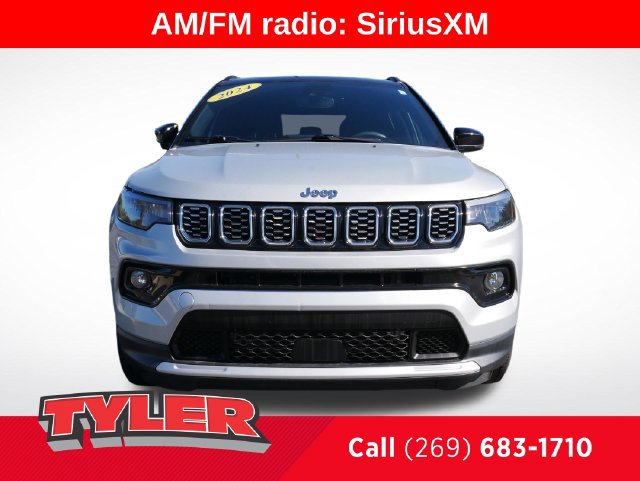 Used 2024 Jeep Compass Limited AWD/4WD image 2