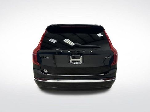 Used 2024 Volvo XC90 B6 Ultimate w/ Lounge Package image 15