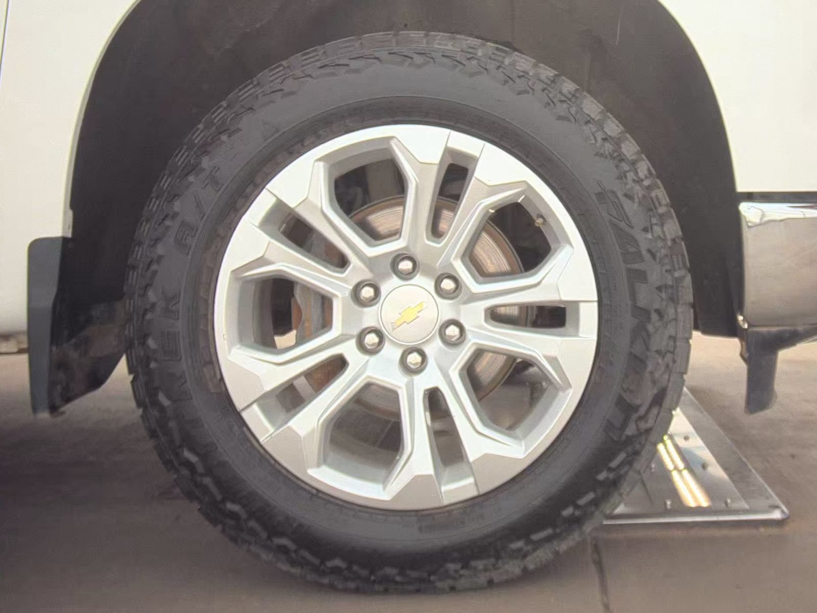 Used 2023 Chevrolet Silverado 1500 LTZ w/ LTZ Convenience Package II AWD/4WD image 22