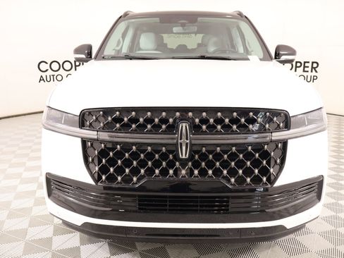 New 2026 Lincoln Navigator Black Label AWD/4WD image 10