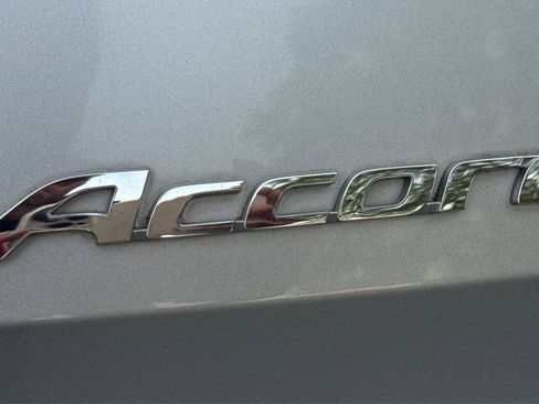 Used 2016 Honda Accord EX-L image 41