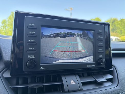 Certified 2021 Toyota RAV4 XLE w/ Convenience Package FWD image 7