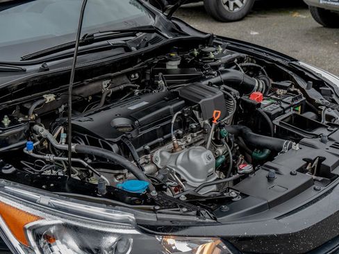 Used 2017 Honda Accord LX image 36